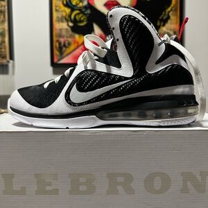 Men’s Nike LeBron 9 (Freegums) - Size 10